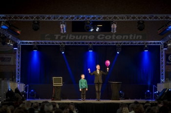 SPECTACLE 